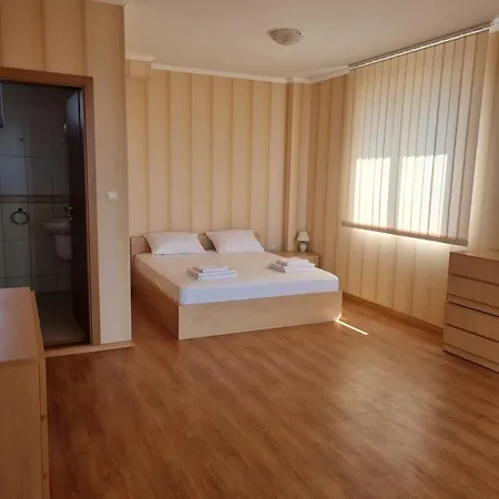 Semesterbostad морски бряг